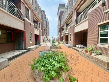 專任!!急售!!大里稀有震後四房孝親雙車美別墅｜台中市大里區仁堤路