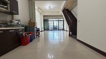 鳳山大寮捷運線旁｜臨路面寬雙車透天店面｜高雄市鳳山區埤北路