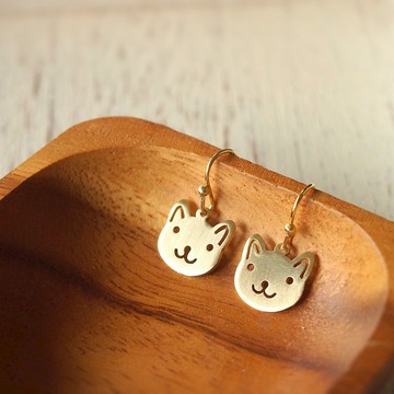 Adorable cat brass earrings (Handmade)