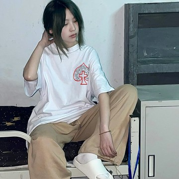 美式復古運動風正肩短袖女2022年新款國潮愛心十字架時尚百搭上衣