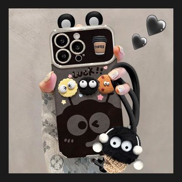 可搞怪煤球公仔適用蘋果17promax掛繩手機殼16plus秋冬女新款Phone15pro大視窗高級感翻毛皮14/13/12電鍍硅膠