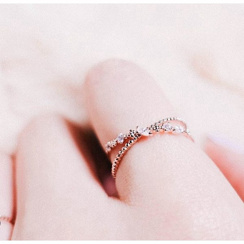 指輪 リング レディース ローズゴールド 金色 細い 細め きらきら キラキラ 個性的デザイン 個性派 クロス風 二重風 おしゃれ かわいい きれい 通販 Lineポイント最大0 5 Get Lineショッピング