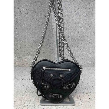 包包2025新款網紅同款質感柳釘機車包鏈條潮流愛心形單肩斜挎小包