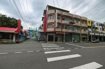 旗山老街旁顯眼三角透天｜高雄市旗山區旗南一路