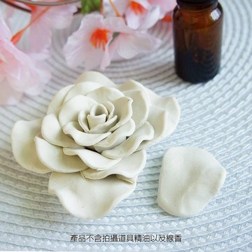 Lovely日本瓷土【綻放花朵玫瑰擴香石、紙鎮、米白】落花瓣款