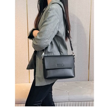 {快速出貨 TW} 女肩背包 時尚斜跨包 單肩包 側背包 女性包包 約會女包 簡約女包 潮流單肩包 女包