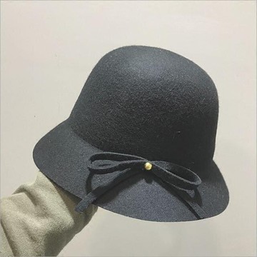 優雅簡約金色釘氈條蝴蝶結可折疊羊毛呢盆帽漁夫帽子女士冬天禮帽1入