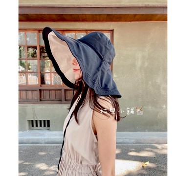 「拉兒小舖」台灣現貨-韓 日系 漁夫帽遮臉帽 大帽沿 遮陽帽 防曬帽 漁夫帽 雙面 格子 自帶防風繩 漁夫帽