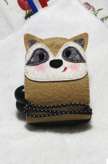 Earphone holder 耳機集線器-浣熊