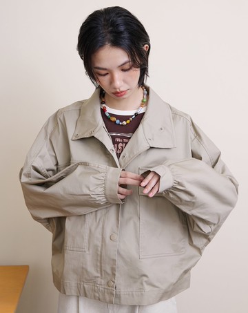 大口袋曖昧英文字繡花連袖外套(兩色)