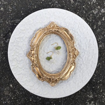 【若桑】Le Muguet VI。鈴蘭花。水晶&樹脂。手作耳環