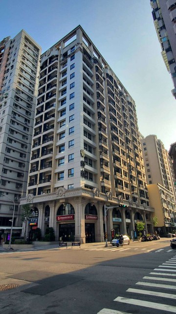 左營高鐵重愛商圈二房平車很漂亮跟別人不一樣的｜高雄市左營區文天路