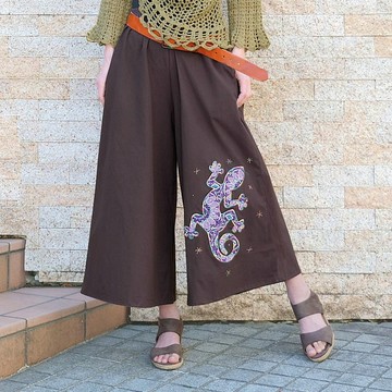 閃亮星星刺繡 × 蜥蜴拼布・寬褲・棕色