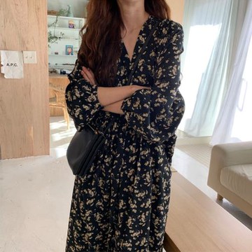 韓國chic2025秋季新款寬松顯瘦法式復古氣質打底v領碎花連衣裙女