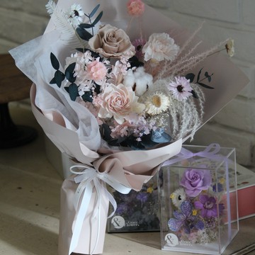 【Bloom & Grace 永生花禮花藝店】杏藕粉色永生花束 花束 情人節快樂 情人節花束 情人節花禮情人節禮物