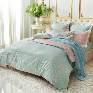 【Great Living格蕾寢飾】義大利La Belle 加大貢緞防蹣抗菌吸濕排汗兩用被床包組 花曜滿庭