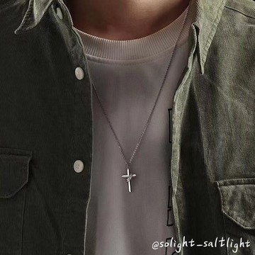 【SoLight鹽青】信仰之光十字架項鍊 SL146｜簡約系列 男士款 福音禮品｜表達對親友支持和祝福的同時，也是對方精神生活的美好加持，是一份深富意義的禮物，更加能給予人心靈上的安慰和勇氣