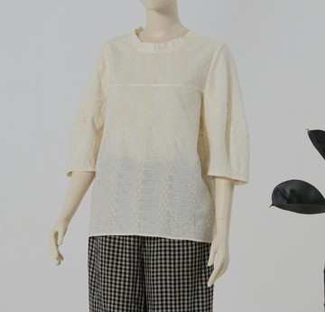 簡約立體刺繡 七分袖棉質上衣 舒適百搭 自然米色 250308-1