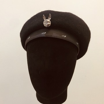 秋冬歐洲時裝款羊毛呢小兔子裝飾貝蕾帽奶茶妹妹同款畫家帽子女冬1入