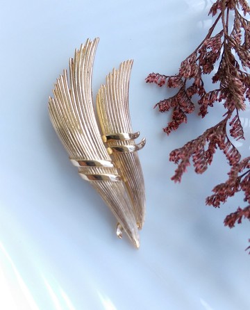 Vintage Jewelry 西洋古董飾品 TRIFARI 簡約 流線 葉束 別針