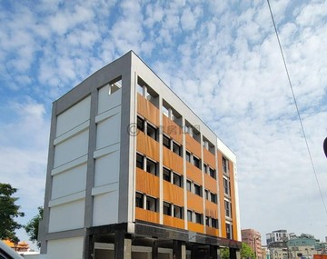 〔湖漾御邸〕湖岸美景全新臨路透天(A5)｜高雄市三民區鼎金後路