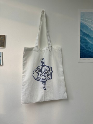 翻車魚(白X藍)【藍色水族館•防潑水Tote Bag】