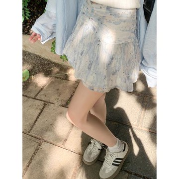 曾小咸暈染短款藍色防曬襯衫半裙