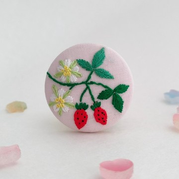 手工草莓與草莓花刺繡胸針或髮圈 日本職人製作