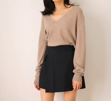 【下單訂製】Giulia Sweater 淺摩卡V領輕薄喀什米爾山羊絨毛衣
