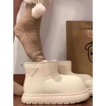 卡皮巴拉厚底雪地靴女冬季新款加絨保暖馬丁靴子皮毛一體防滑棉鞋