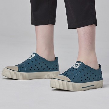 moz瑞典 駝鹿 雙色洞洞餅乾水鞋 (奶蓋海峽藍) 全球首創-附鞋扣