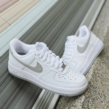NIKE AIR FORCE 1 淺煙灰底 灰白 男 FJ4146-100