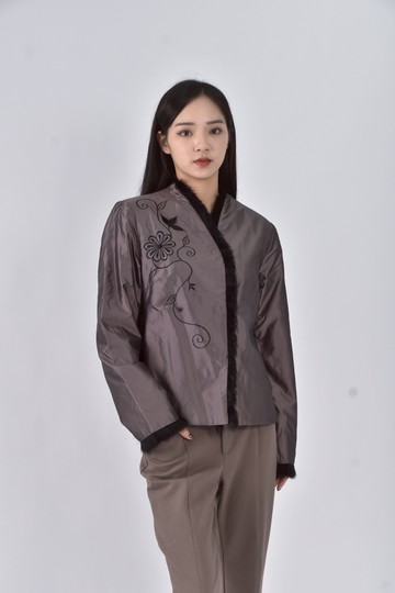 (S) nadia lin林臣英花卉羽毛紫色外套