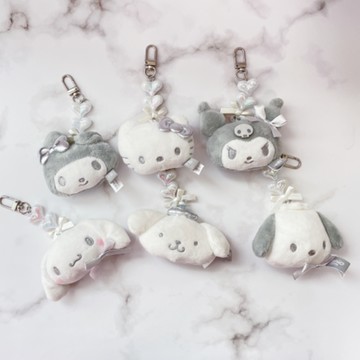 祝你生日快樂😝【Sanrio三麗鷗家族】50周年限定銀色系列吊飾娃娃 正版韓國限定款 美樂蒂 大耳狗 庫洛米 帕恰狗 凱蒂貓hellokitty貓 布丁狗 包包吊飾 絨毛娃娃公仔鑰匙圈 520告白
