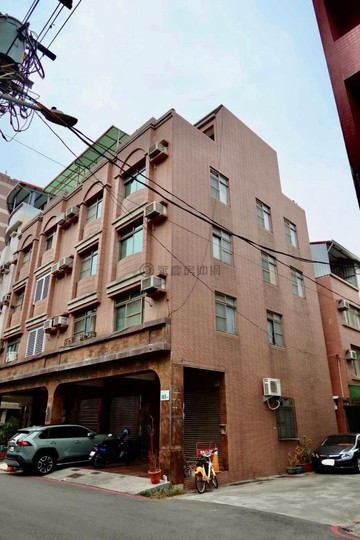 近農16明誠商圈稀有三角窗透店｜高雄市鼓山區民康街