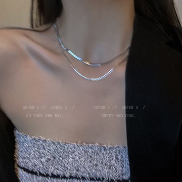 免運🔮歐美輕奢蛇骨鏈女夏季簡約氣質冷淡風項鍊新款雙層疊戴小衆配飾品韓系女生項鍊 鎖骨鍊 銀飾 飾品 生日禮物女生 項鏈