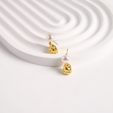 SO NICE 輕奢水滴金屬感珍珠耳環