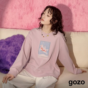 【gozo】➤【新年限定】馬上有錢布章刺繡大學T(粉色/淺卡其_F) | 女裝 圓領 百搭