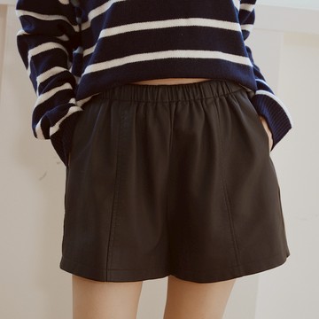 CC.DAILY-壓線鬆緊腰皮短褲(二色)-女【K2CO045】