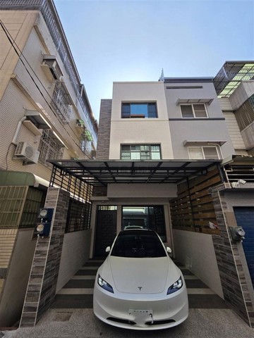 高雄餐旅大學超漂亮全新翻修車庫透天別墅｜高雄市小港區茂林街