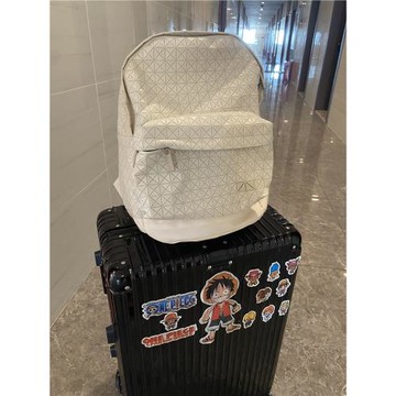 三家宅家硅膠雙肩包女旅游輕便大背包2025新款時尚高顏值學生書包