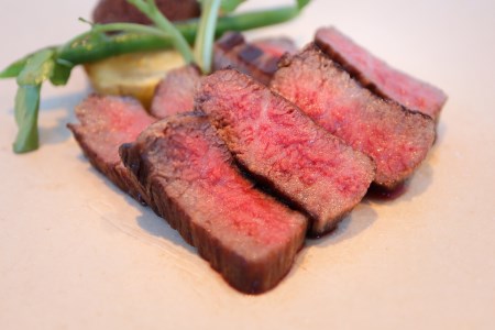 M-1 「肉’s Kitchen きたうち」ふるさと納税限定！ 美笑牛モモ肉コース