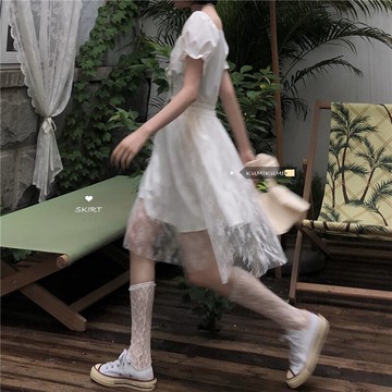 氣質V領系帶收腰顯瘦短袖連衣裙女裝夏季新款泡泡袖法式裙子