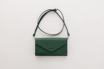 真皮平紋磁扣大斜跨包|森林綠【快速出貨】