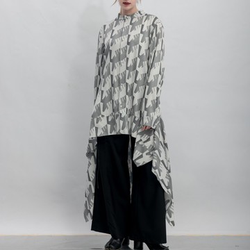 INF 立領不對稱垂墜剪裁印花襯衫 / 寂靜灰