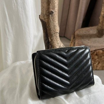 MYMY 優雅細緻 山型紋中夾 (羊皮/多夾層/零錢袋/熱銷)