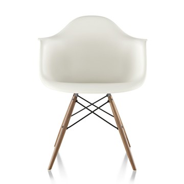 Eames DAW 扶手椅（胡桃木腳、棉花白）