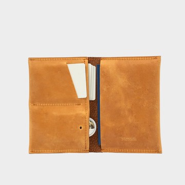 支援 AirTag 的皮革護照夾 | 可追蹤護照套