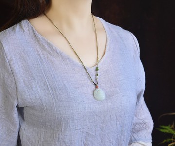 和田玉羊脂佛吊墜 寓意吉祥如意 雕工精緻 上身簡單大方