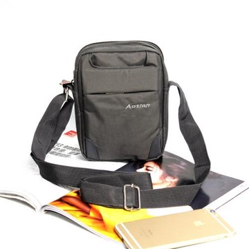 2025新款男士迷你小包包單肩斜跨背包防水牛津帆布休閑旅游行包郵